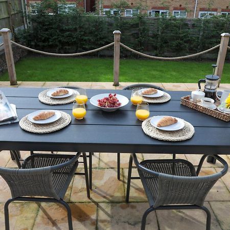 Perfect For Contractors With On Site Parking Villa Brierley Hill Kültér fotó