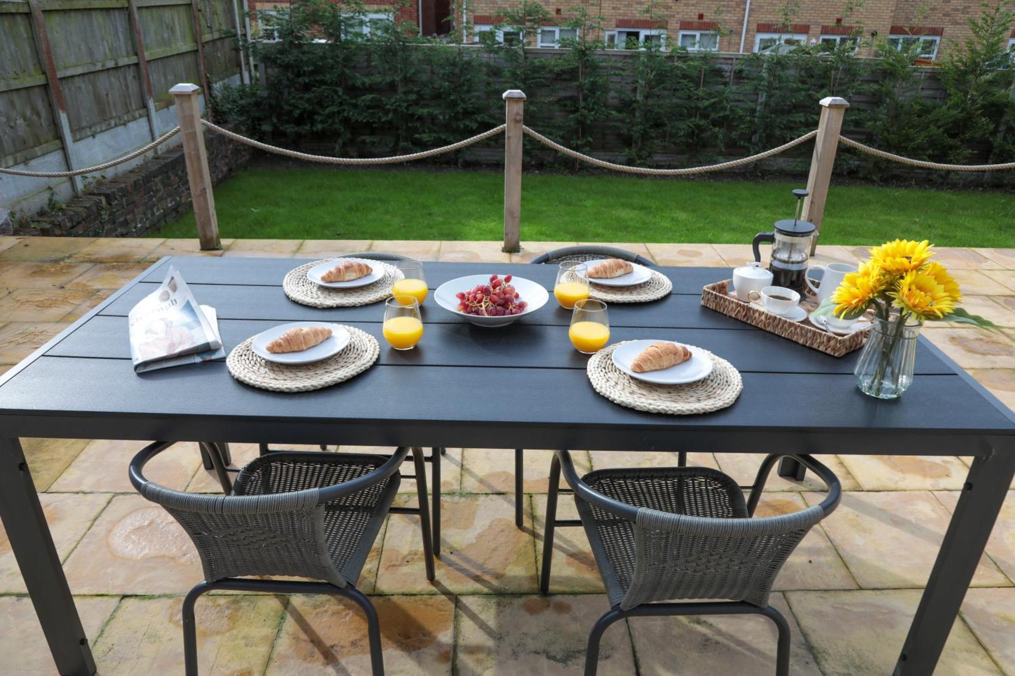 Perfect For Contractors With On Site Parking Villa Brierley Hill Kültér fotó