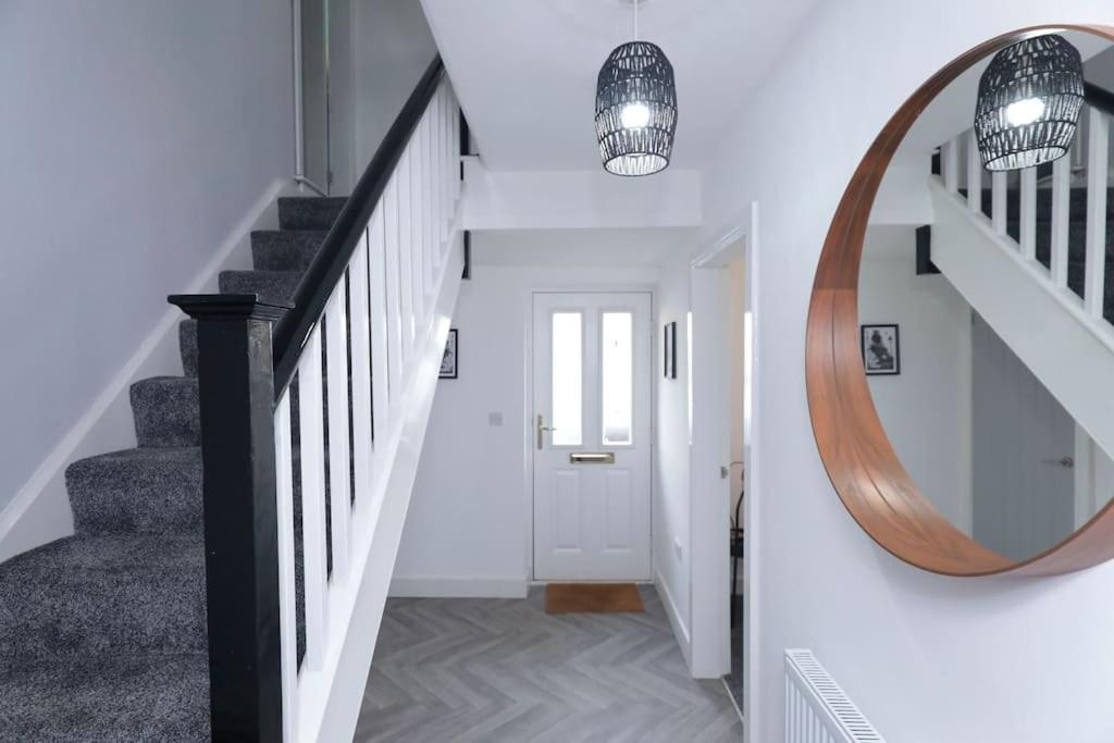Perfect For Contractors With On Site Parking Villa Brierley Hill Kültér fotó