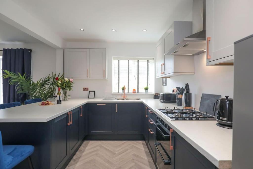 Perfect For Contractors With On Site Parking Villa Brierley Hill Kültér fotó