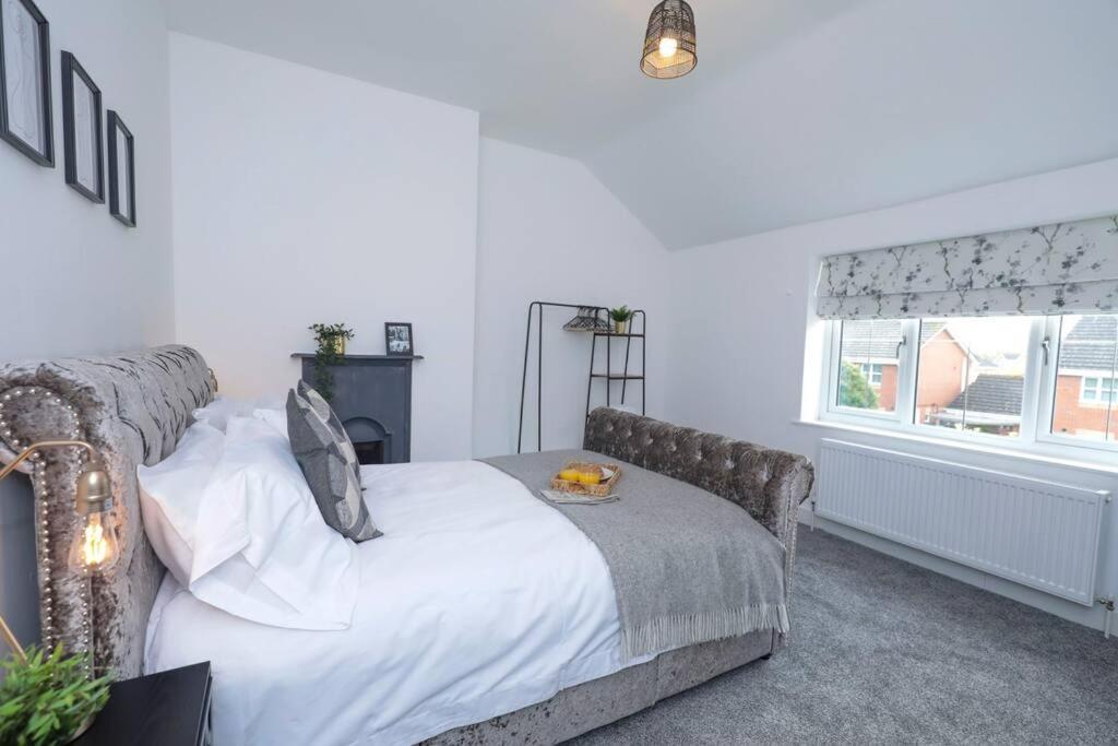 Perfect For Contractors With On Site Parking Villa Brierley Hill Kültér fotó
