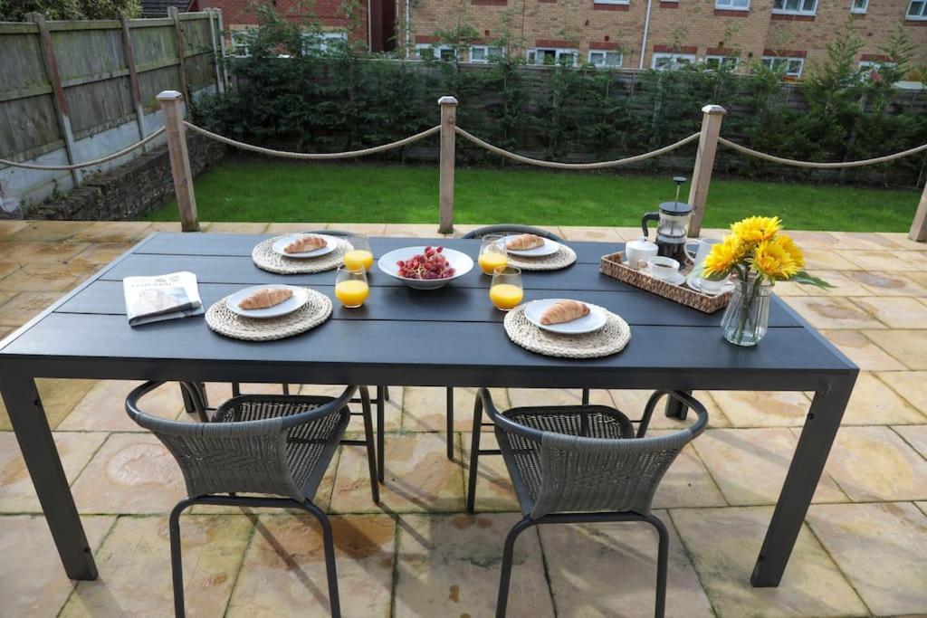 Perfect For Contractors With On Site Parking Villa Brierley Hill Kültér fotó